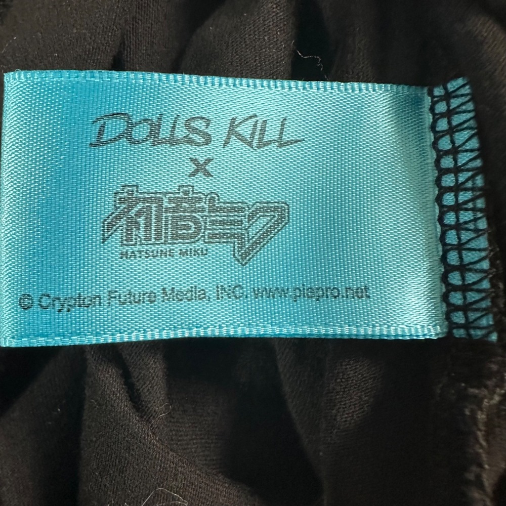Dolls Kill x Hatsune Miku Collab Tshirt‎ Tee Graphic Size Small Asian - Picture 4 of 5